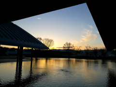 夕暮れの佐川美術館2