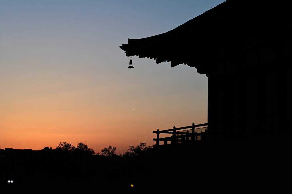 夕陽の大極殿