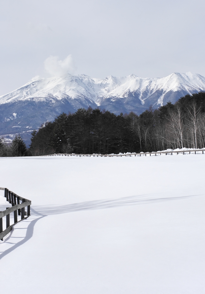 御嶽山　冬の遠望