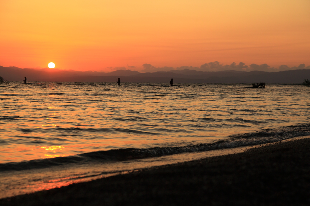 波打ち際の夕焼け