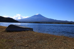 晩秋の湖畔