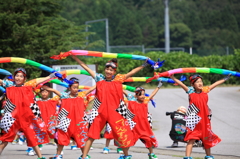 子供も笑顔でよさこい
