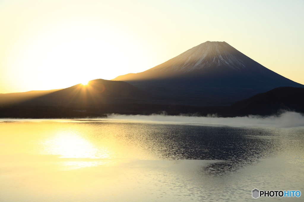 富士の夜明け