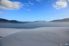 余呉湖の雪原