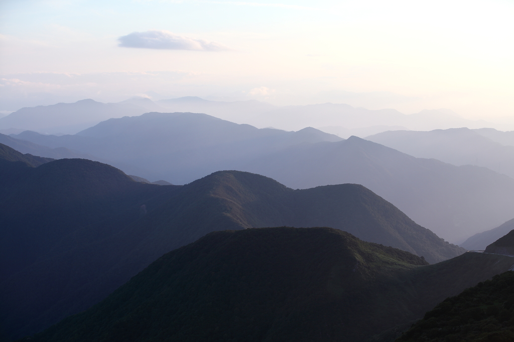 山々のコントラスト