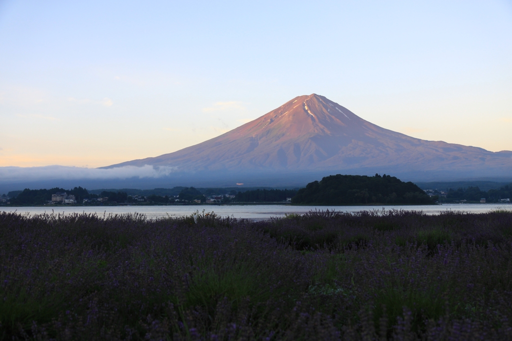 早朝の富士山