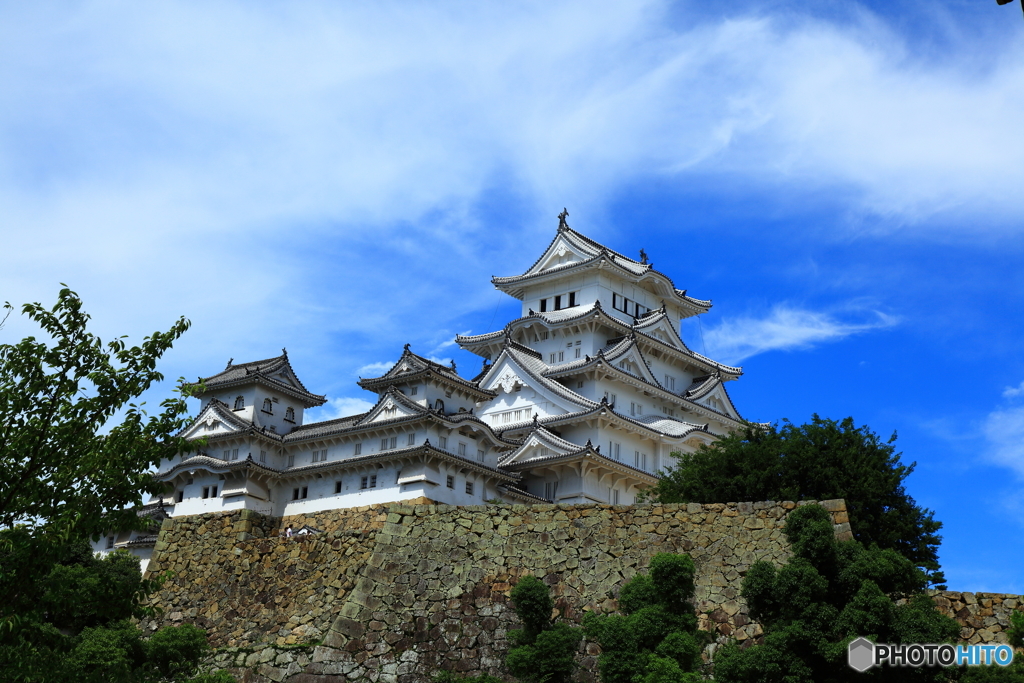 聳える城