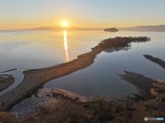 渇水の琵琶湖夕景