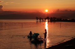 夕暮れの水浴び