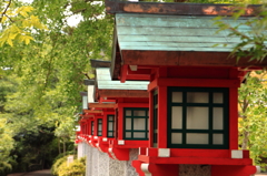 赤い灯篭群