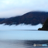 湖上にたなびく