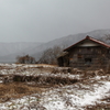 春を待つ小屋