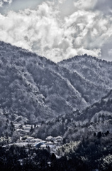 山村残雪象