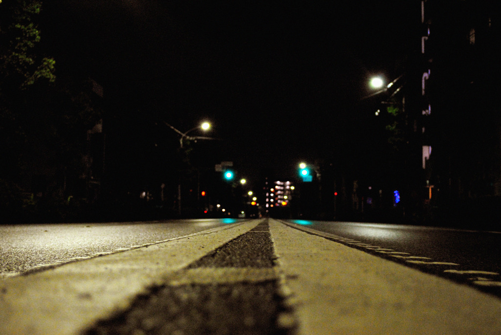 真夜中の道路