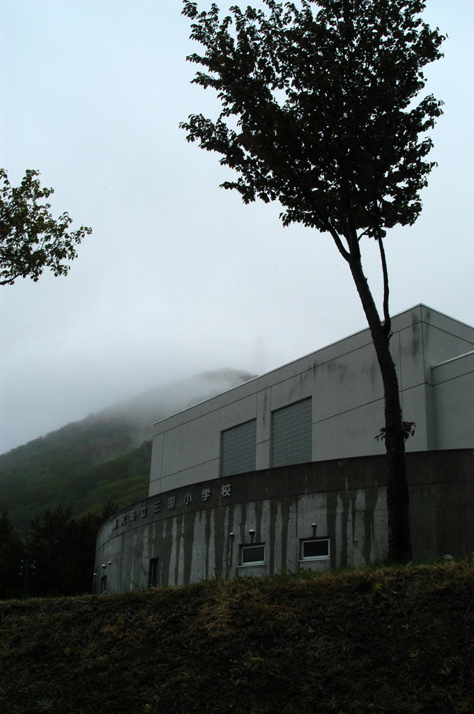 山の小学校