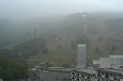 雨（窓から見える風景）