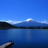 河口湖から富士山を...。