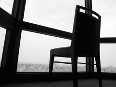 見下ろす先に