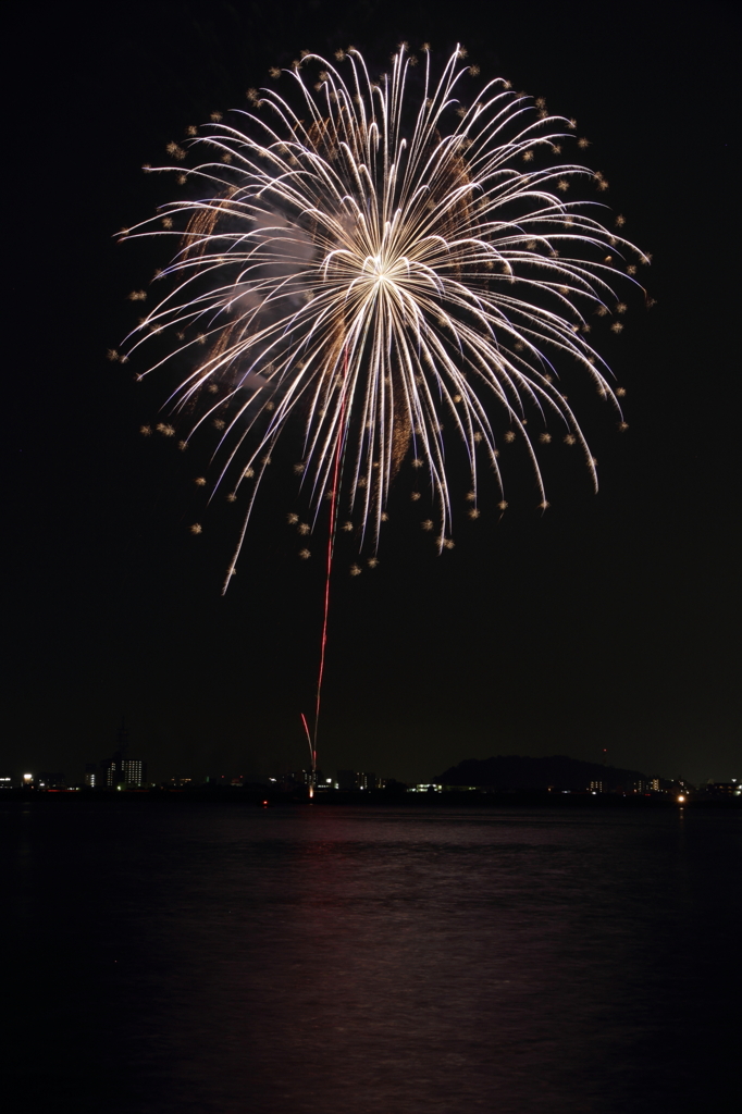 今年初花火