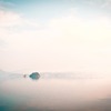 湖に浮かぶ島