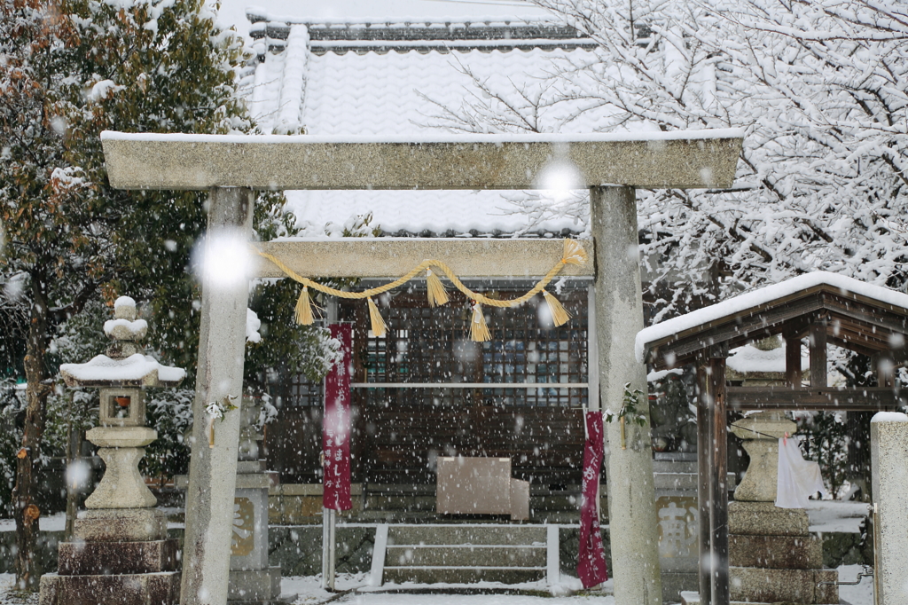 氏神様にお参りしましょう