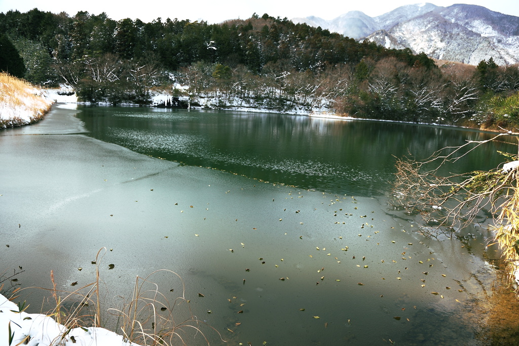 雲母峰の麓