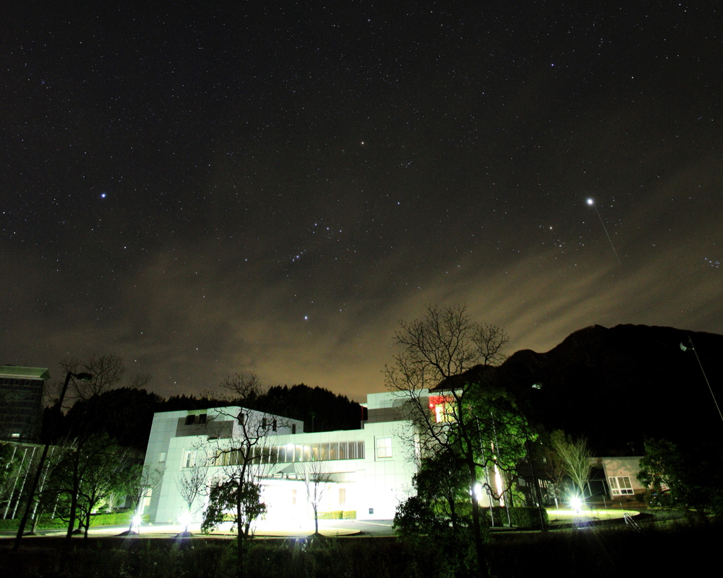 木星を貫く流星