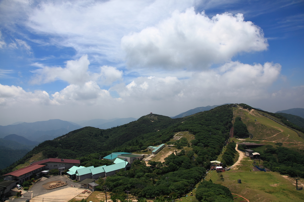 朝陽台広場から