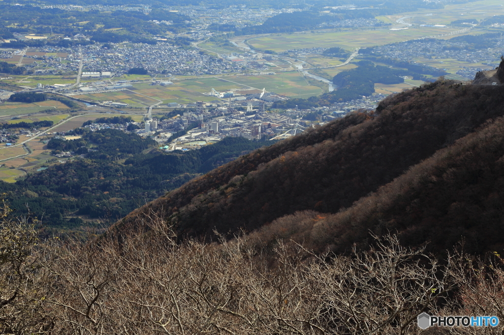 藤原岳から見たセメント工場