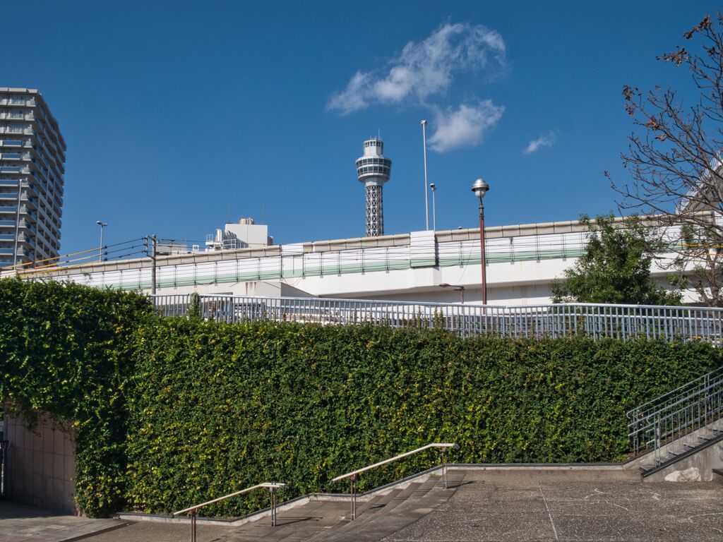 横浜マリンタワー