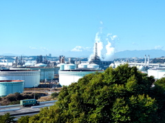 遠く彼方に富士山が、、、