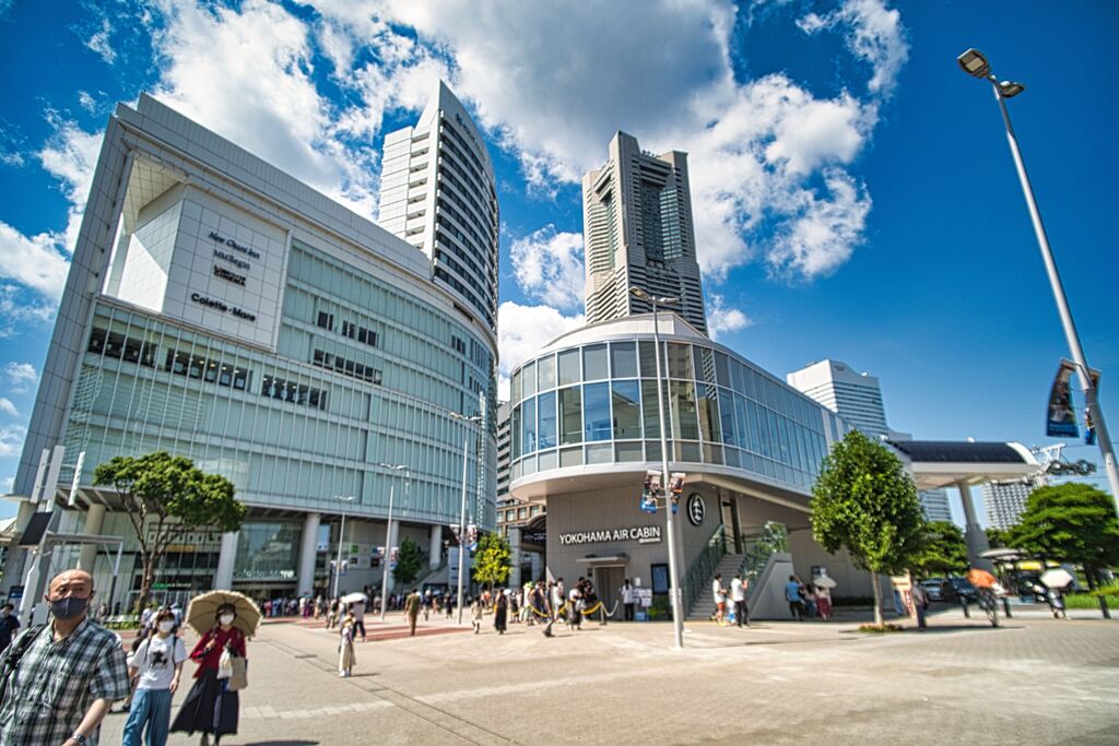 駅前風景
