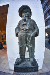 マドロス少年の銅像