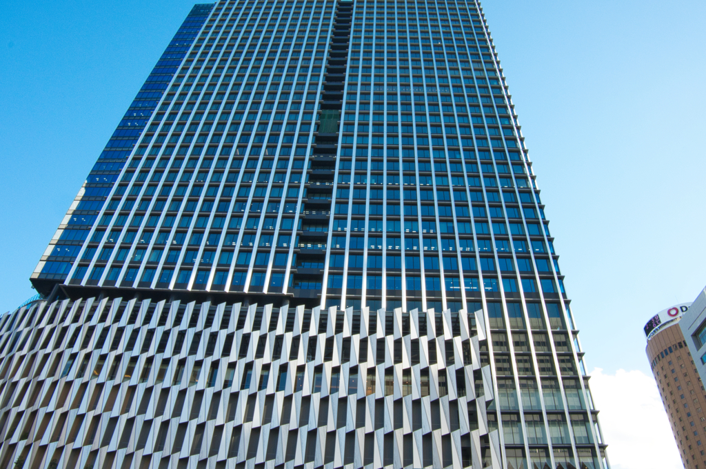 駅前風景(大阪梅田)