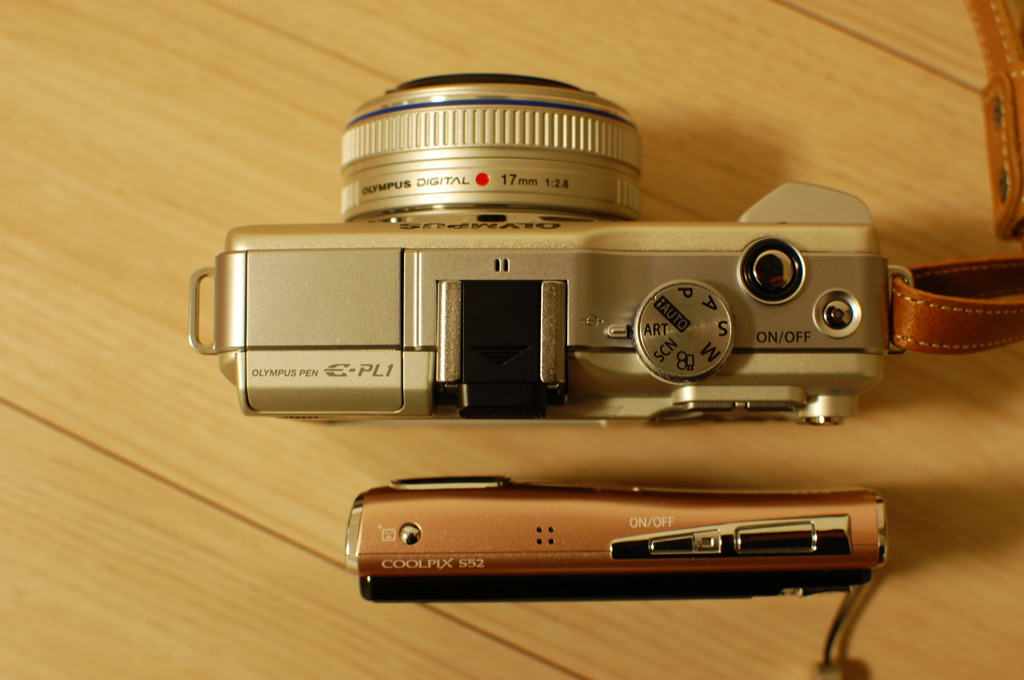 OLYMPUS PEN Lite & COOLPIX S52