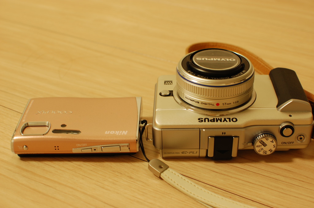OLYMPUS PEN Lite & COOLPIX S52