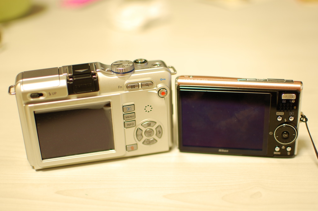 OLYMPUS PEN Lite & COOLPIX S52