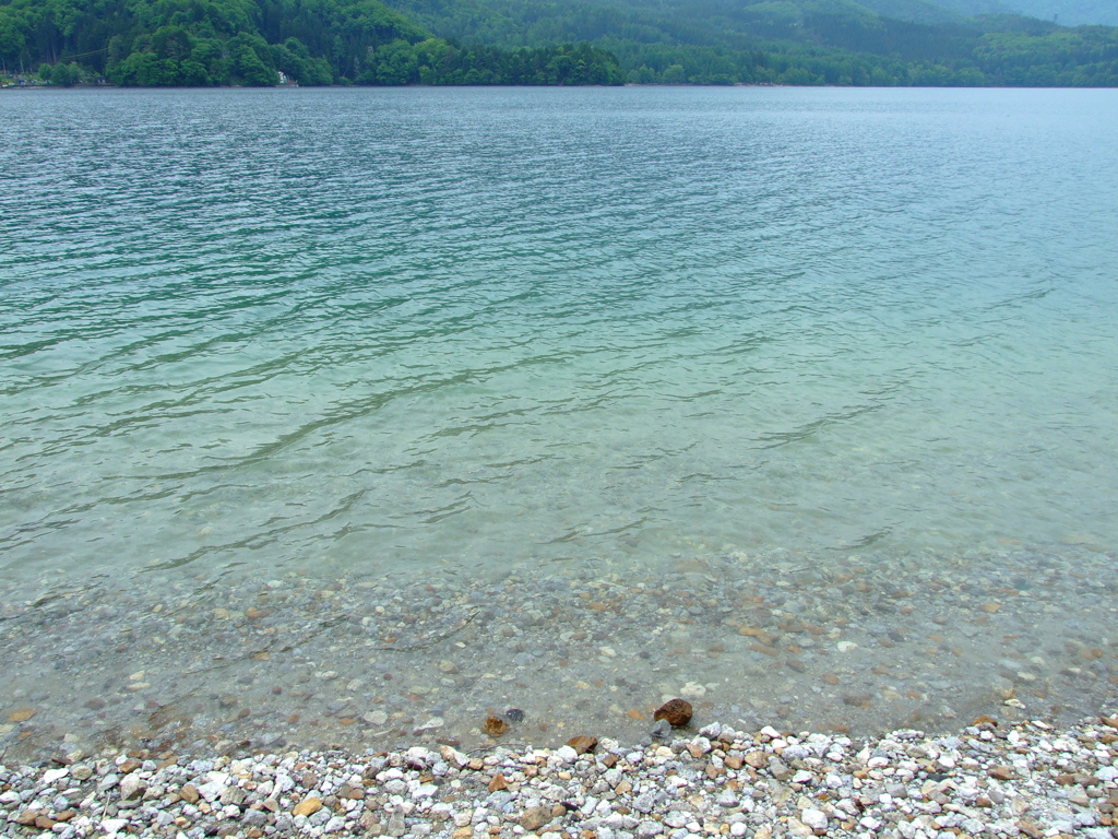 透明な湖