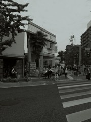 街角の朝