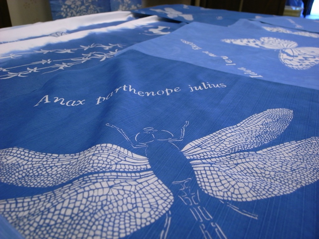 藍染めのトンボ