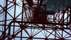 下から見た東京タワー