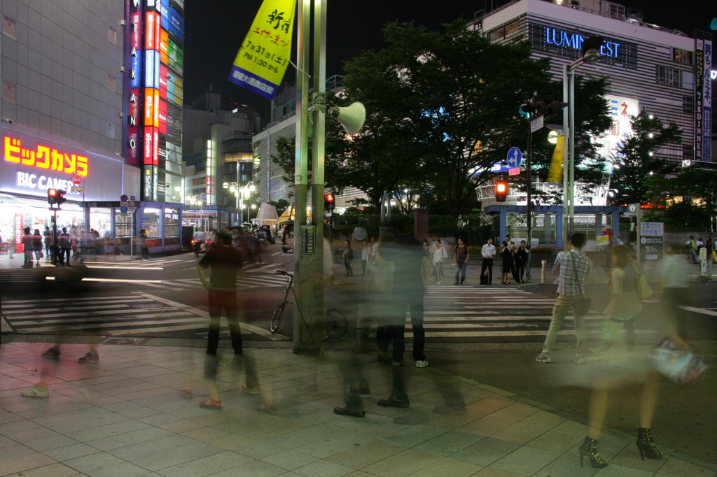 集まる人々、散らばる人々　２