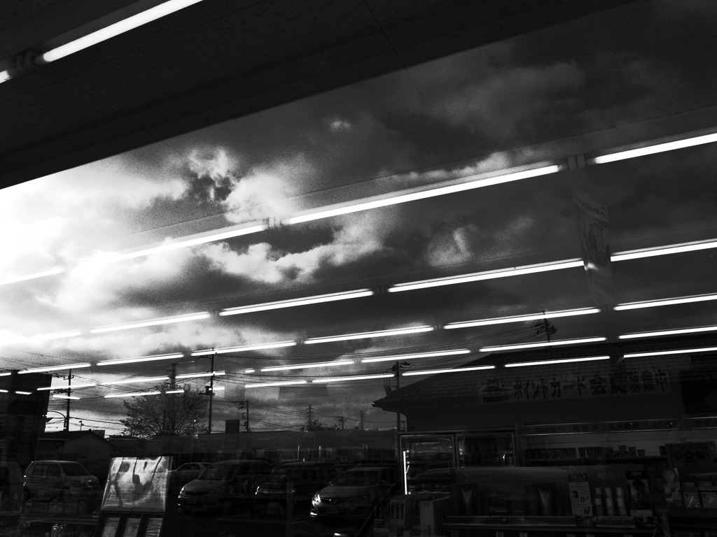 蛍光灯の空