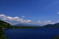 本栖湖（山梨）　10.05.15