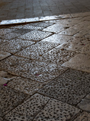 イタリア　港町バーリの石畳