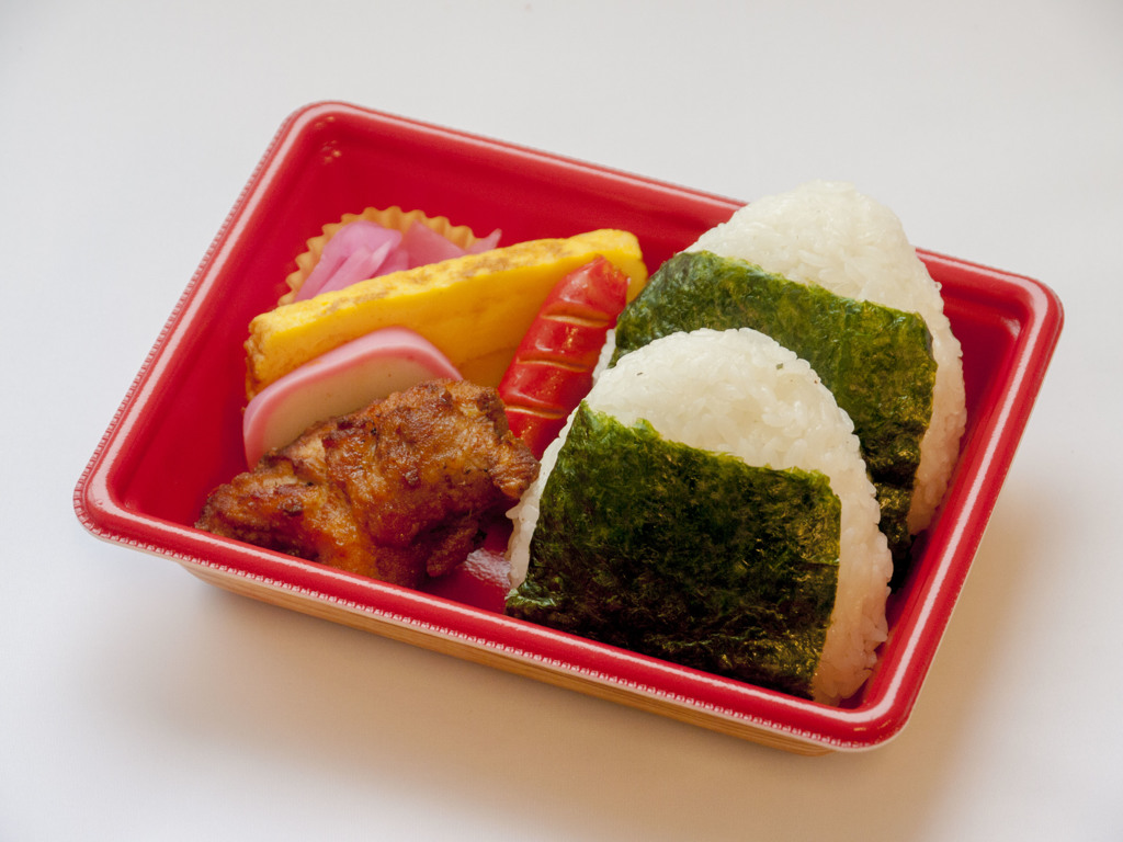 おにぎり弁当