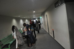 会場への道