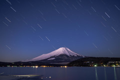 極寒の夜明け前