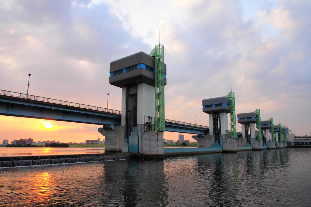 Through the Lock Gate