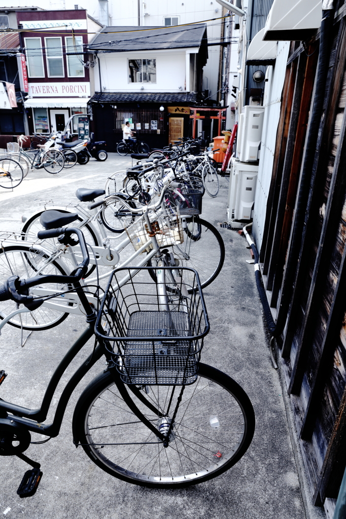 #03 Line up Bicycles